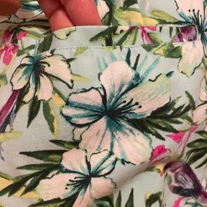 CHICOS 1.5 tropical slacks - great tropical fabric and colors - flattering cut!